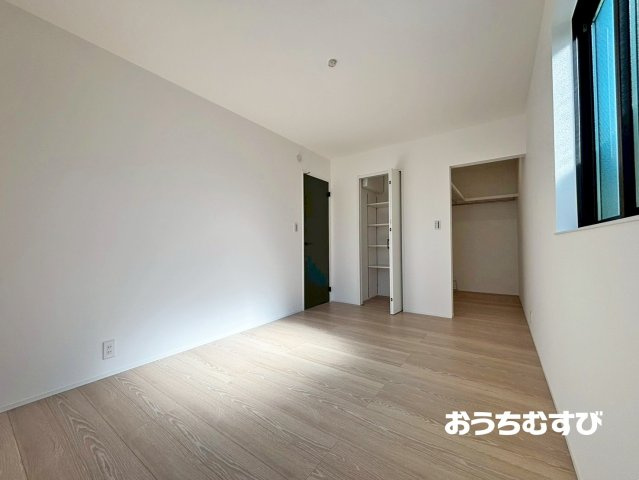 ことぶき町２期（全１棟）の洋室