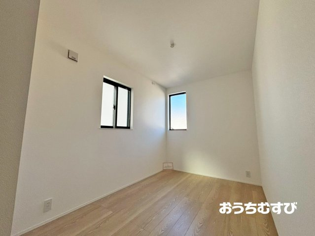 ことぶき町２期（全１棟）の洋室