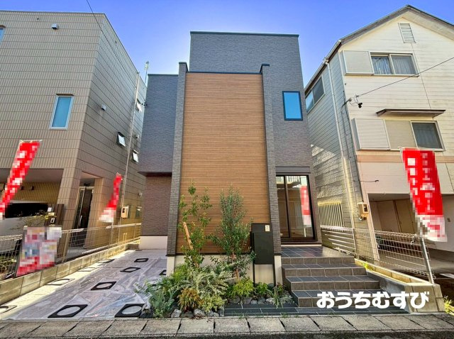 ことぶき町２期（全１棟）の前面道路含む現地写真