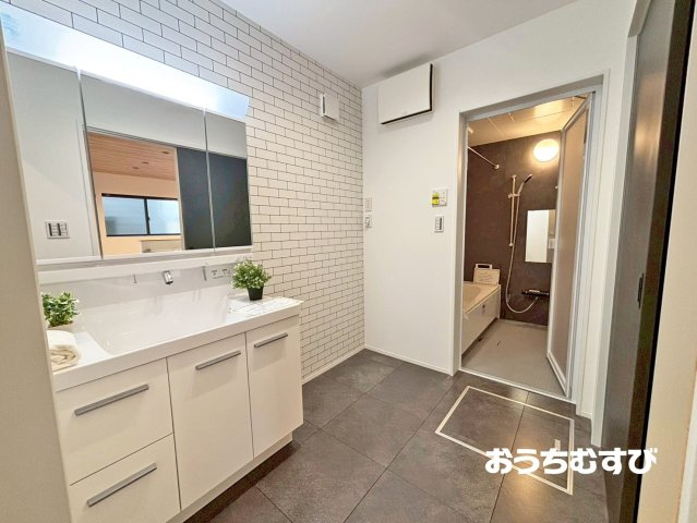 ことぶき町２期（全１棟）の独立洗面台