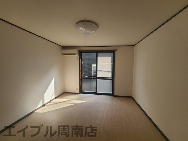 マテリア大内の洋室|洋室８帖別角度です