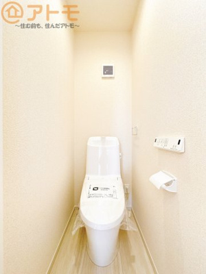 【トイレ】 | 駿河区向敷地四丁目4期　新築戸建　4号棟 | 毎日使うトイレだからこそ機能性を重視したいですよね！温水洗浄便座で快適な時間をお過ごしください♪
