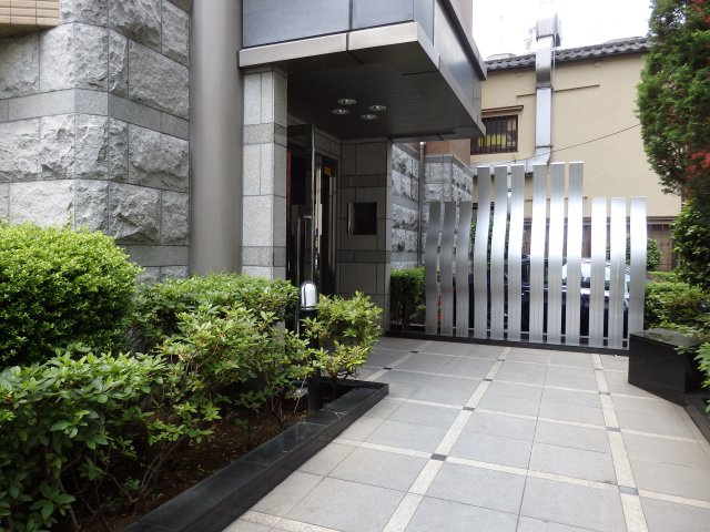 【エントランス】 | パレステュディオ新宿ＷＥＳＴ