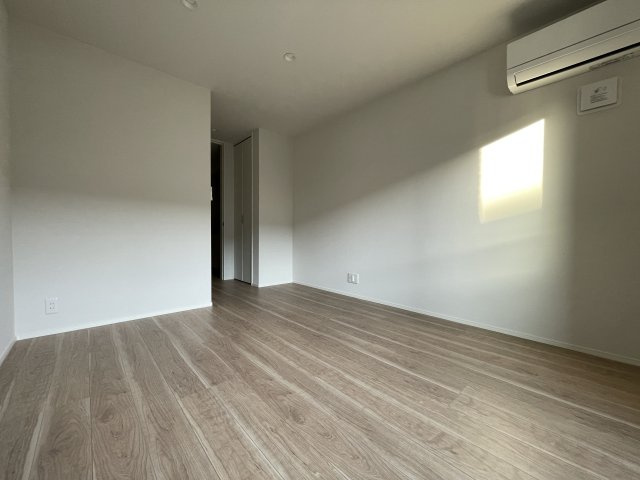 府中市分梅町４丁目のアパートの洋室