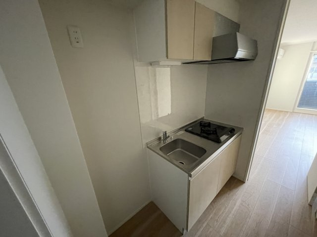 府中市分梅町４丁目のアパートのキッチン