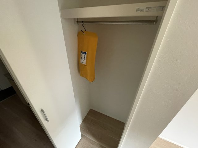 府中市分梅町４丁目のアパートの収納