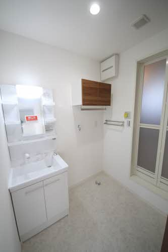 フレグランスガーデンB棟の独立洗面台