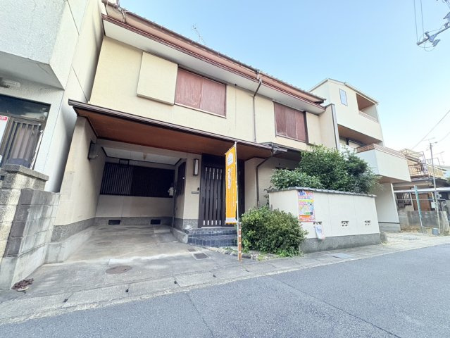 梅津上田町　建築条件付土地の周辺|現地現状上物ありです。間口が約8.5ｍもございます。ゆとりあるお土地です。
