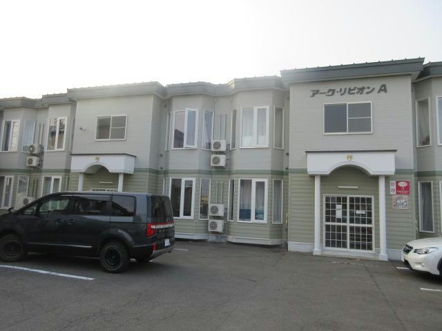 アーク・リビオンの駐車場