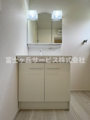 【独立洗面台】 | 静岡市駿河区向敷地4丁目 4期 新築一戸建て 4号棟 | 朝の身支度に便利な独立洗面台です