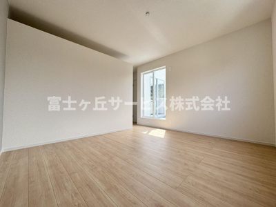 【寝室】 | 静岡市駿河区向敷地4丁目 4期 新築一戸建て 4号棟 | 落ち着いて過ごせる寝室です