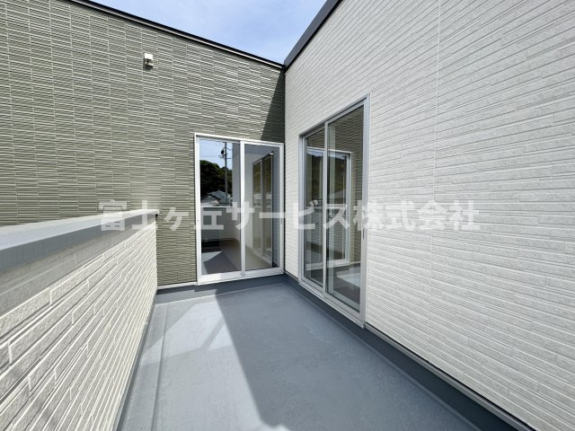 【バルコニー】 | 静岡市駿河区向敷地4丁目 4期 新築一戸建て 4号棟 | 陽当たり良好なバルコニーです