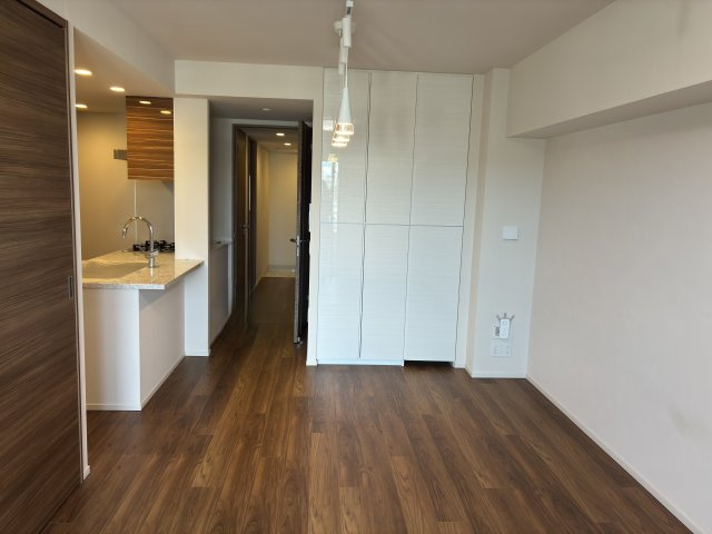 ドレッセＷＩＳＥたまプラーザＢ棟の居間・リビング|リビングダイニング