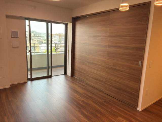 ドレッセＷＩＳＥたまプラーザＢ棟の居間・リビング|リビングダイニング  [CLOSE]