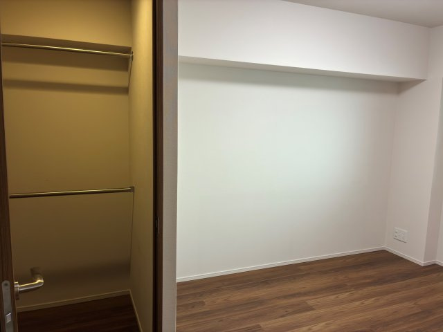 ドレッセＷＩＳＥたまプラーザＢ棟の洋室|洋室①＋WIC