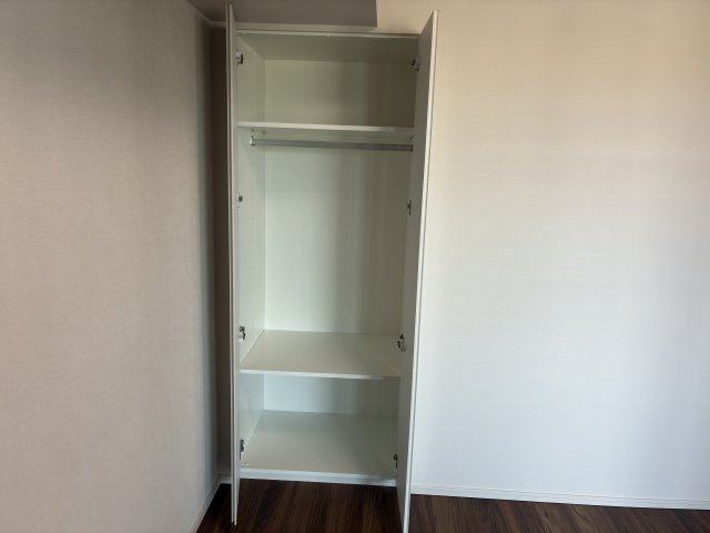 ドレッセＷＩＳＥたまプラーザＢ棟の洋室|洋室②収納