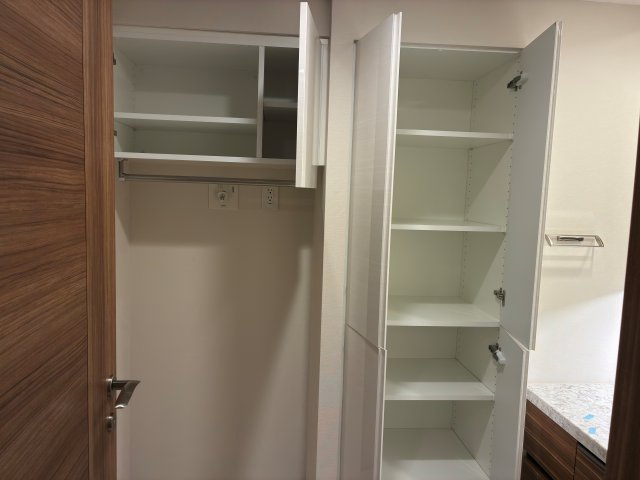 ドレッセＷＩＳＥたまプラーザＢ棟の洗面所|収納