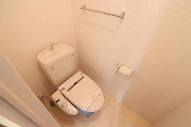 パルテールのトイレ|別部屋の参考写真です。