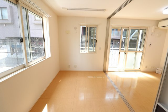 パルテールの居間・リビング|別部屋の参考写真です。