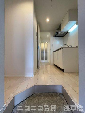 Grande本八幡の玄関