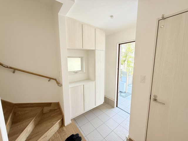 神戸市西区狩場台1丁目新築戸建の玄関