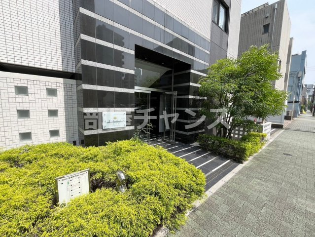 リヴシティ栄弐番館のエントランス