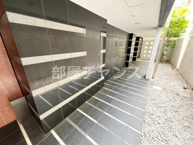 リヴシティ栄弐番館のロビー