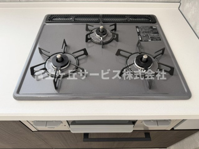 【その他】 | 静岡市駿河区向敷地4丁目 4期 新築一戸建て 6号棟 | 3口コンロがあります