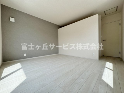 【寝室】 | 静岡市駿河区向敷地4丁目 4期 新築一戸建て 6号棟 | 落ち着いて過ごせる寝室です