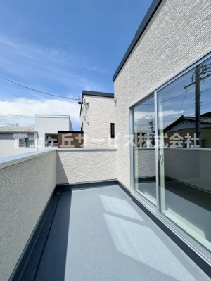 【バルコニー】 | 静岡市駿河区向敷地4丁目 4期 新築一戸建て 6号棟 | 陽当たり良好なバルコニーです
