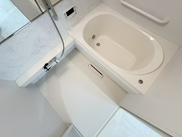 真間5丁目戸建ての浴室