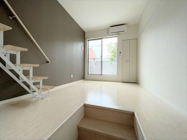 La　Speranza神宮西の居間・リビング