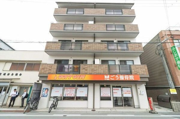 ノーブルハイム高尾の外観