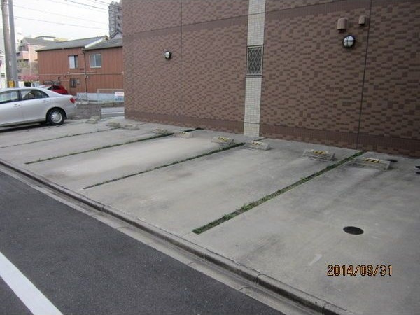 SINCERE　MEIJIの駐車場