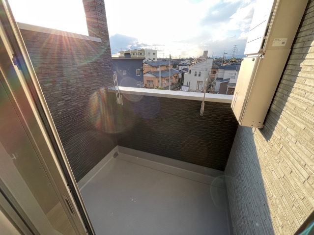 CBヴィレッタ津福駅前のバルコニー|外からの目が気にならないバルコニーで洗濯物が干せます