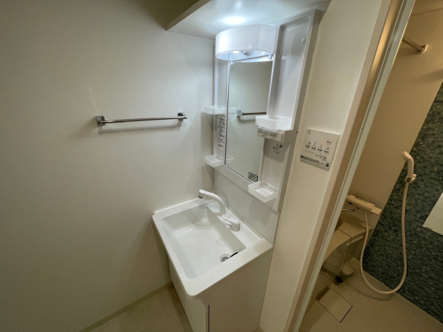 CBヴィレッタ津福駅前の洗面所|広い洗面スペース