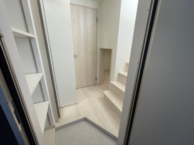 CBヴィレッタ津福駅前の玄関|収納もある玄関です