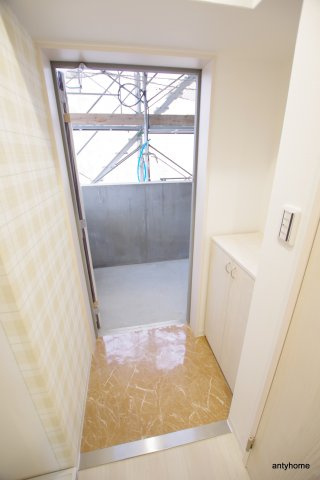 グランパシフィック塩草公園　仲介手数料無料の玄関