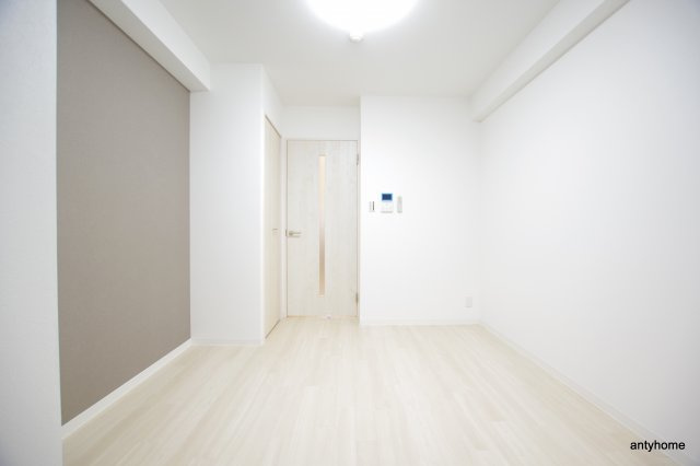 グランパシフィック塩草公園　仲介手数料無料の居間・リビング