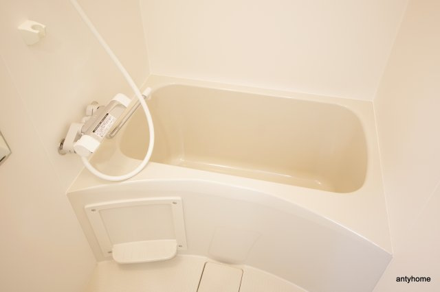 グランパシフィック塩草公園　仲介手数料無料の浴室