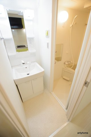 グランパシフィック塩草公園　仲介手数料無料の洗面所