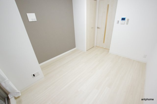 グランパシフィック塩草公園　仲介手数料無料の居間・リビング