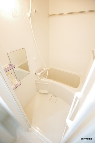 グランパシフィック塩草公園　仲介手数料無料の浴室