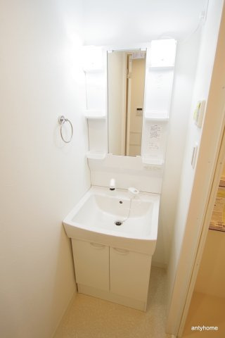 グランパシフィック塩草公園　仲介手数料無料の洗面所