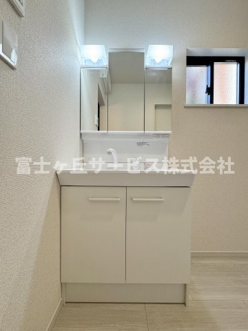 【独立洗面台】 | 静岡市駿河区向敷地4丁目 4期 新築一戸建て 7号棟 | 朝の身支度に便利な独立洗面台です