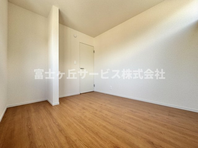 【子供部屋】 | 静岡市駿河区向敷地4丁目 4期 新築一戸建て 7号棟 | 子供部屋としても使える洋室です