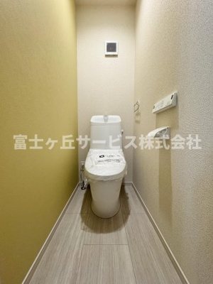 【トイレ】 | 静岡市駿河区向敷地4丁目 4期 新築一戸建て 7号棟 | 1Fトイレです
2Fにも同タイプのトイレがあります
