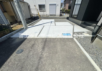 【駐車場】 | 静岡市駿河区向敷地4丁目 4期 新築一戸建て 7号棟 | 車種により2台駐車可能です