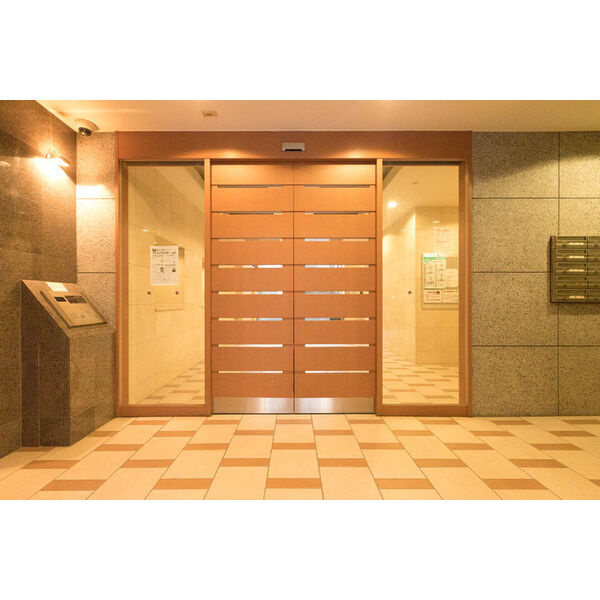 パラシオ塚本Ⅱのエントランス