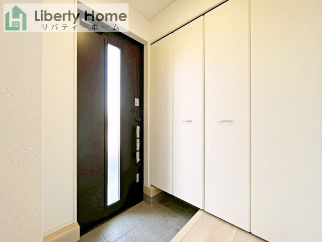 龍ケ崎市城ノ内第9　新築戸建　2号棟の玄関
